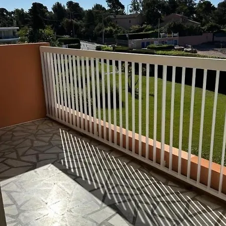 Vue 180 Degres - Wifi - Parking Lägenhet *